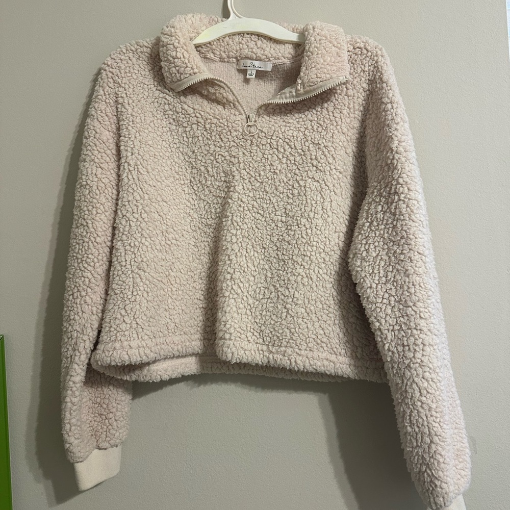 Fluffy white pull over with zipper